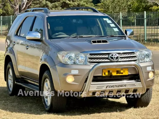 Picture of Toyota Fortuner 2011
