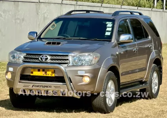 Picture of Toyota Fortuner 2011