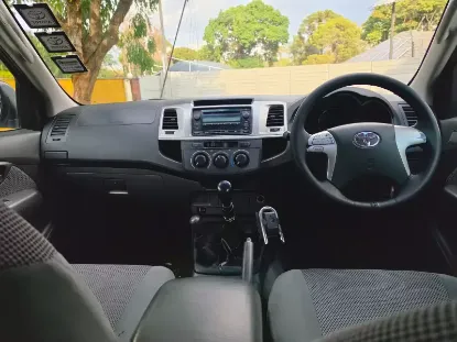 Picture of Toyota Hilux 2013