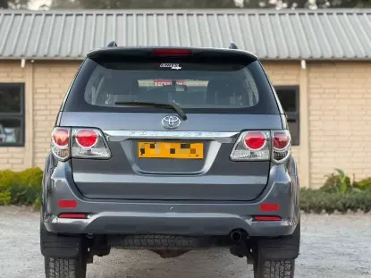 Picture of Toyota Fortuner 2013