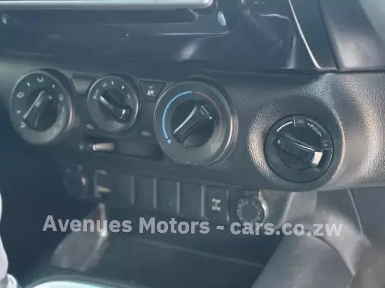 Picture of Toyota Hilux 2017