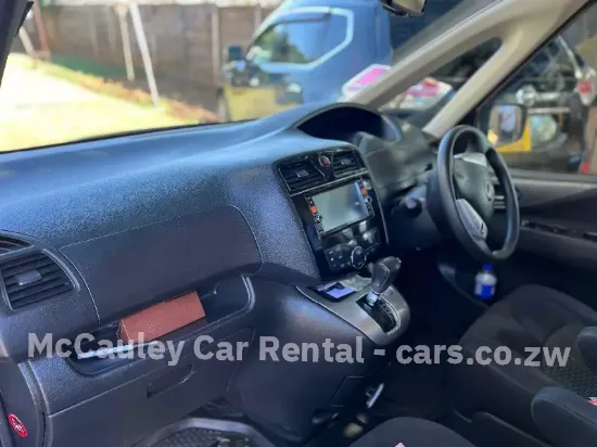 Picture of Nissan Serena 7 Seater