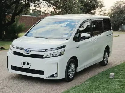 Picture of Toyota Voxy 2018