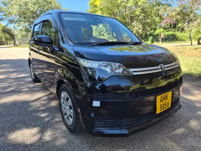 Picture of Toyota Spade 2017