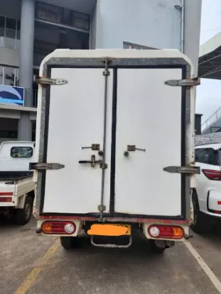 Picture of Hyundai H-100 2011
