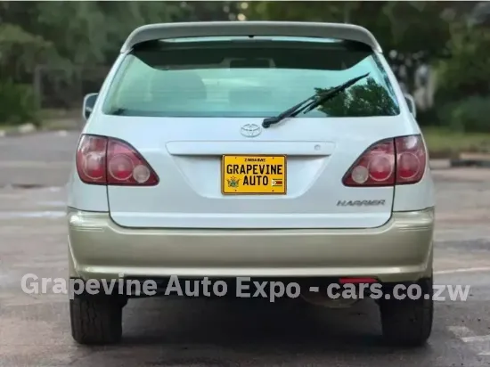 Picture of Toyota Harrier 1999