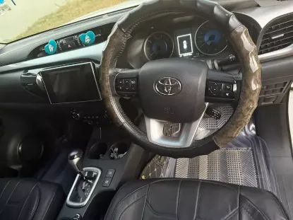 Picture of Toyota Hilux 2017