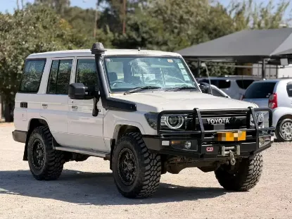 Picture of Toyota Land Cruiser 2017