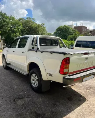 Picture of Toyota Hilux 2009