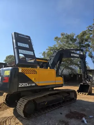 Picture of Hyundai 220 2022
