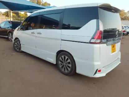 Picture of Nissan Serena 2017
