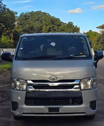 Picture of Toyota Hiace Quantam 2016