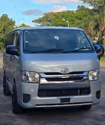 Picture of Toyota Hiace Quantam 2016