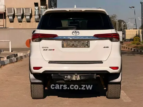Picture of Toyota Fortuner 2017