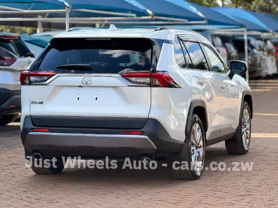 Picture of Toyota Rav4 2020