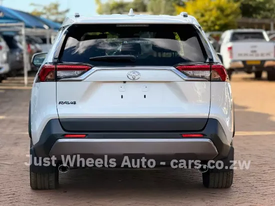 Picture of Toyota Rav4 2020