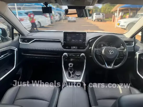 Picture of Toyota Rav4 2020