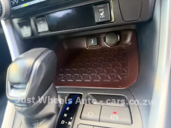 Picture of Toyota Rav4 2020
