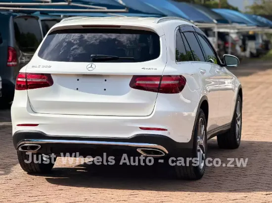 Picture of Mercedes Benz GLC 2017