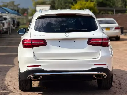 Picture of Mercedes Benz GLC 2017