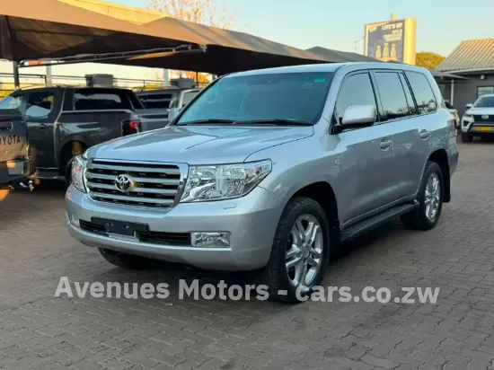 Picture of Toyota Land Cruiser 2011