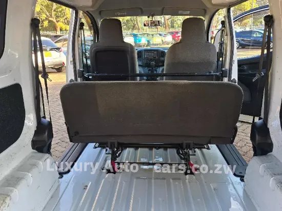 Picture of Nissan NV200 2016