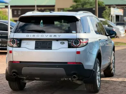 Picture of Land Rover Discovery 2015
