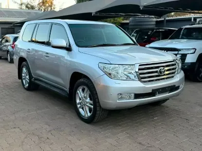 Picture of Toyota Land Cruiser 2011
