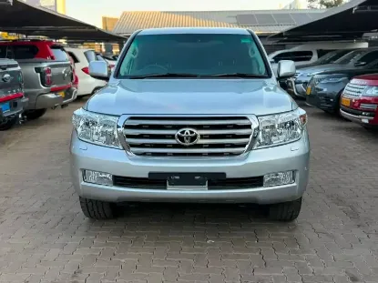 Picture of Toyota Land Cruiser 2011