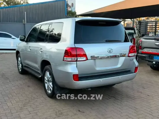 Picture of Toyota Land Cruiser 2011