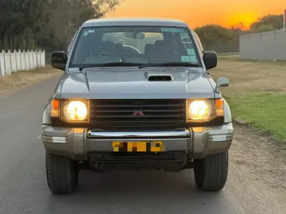 Picture of Mitsubishi Pajero 2000