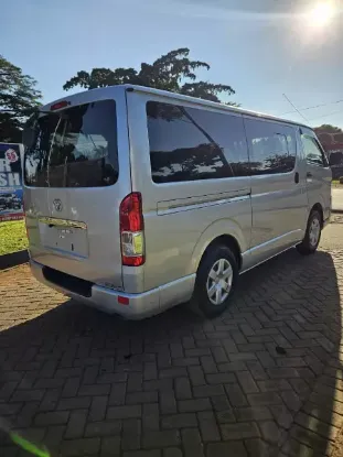 Picture of Toyota Quantam 2017