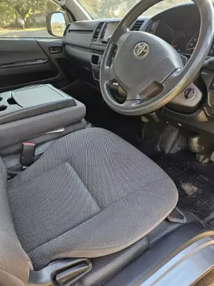 Picture of Toyota Quantam 2017