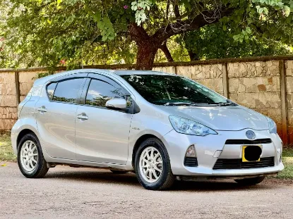 Picture of Toyota Aqua for hire