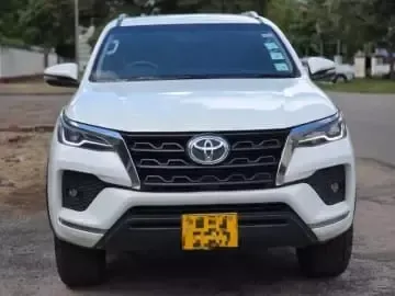 Picture of Luxury SUVs Toyota Fortuner GD6, Land Rover discovery sport SE,Toyota Hilux gd6