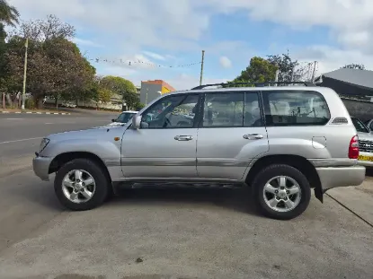 Picture of Toyota Land Cruiser 2004