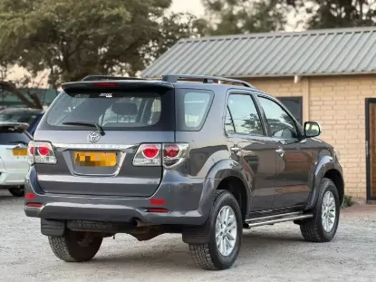 Picture of Toyota Fortuner 2013