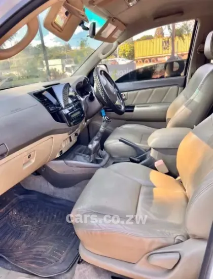 Picture of Toyota Fortuner 2012