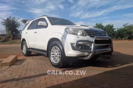 Picture of Toyota Fortuner 2012
