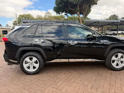 Picture of Toyota Rav4 2021