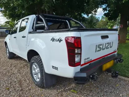 Picture of Isuzu KB250 2023