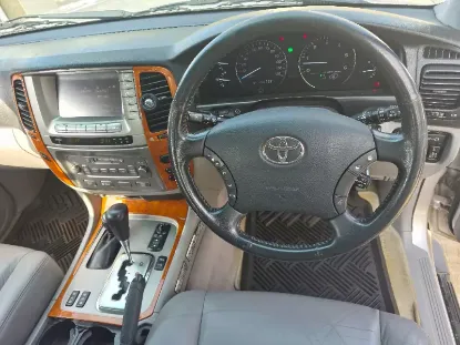 Picture of Toyota Land Cruiser 2004