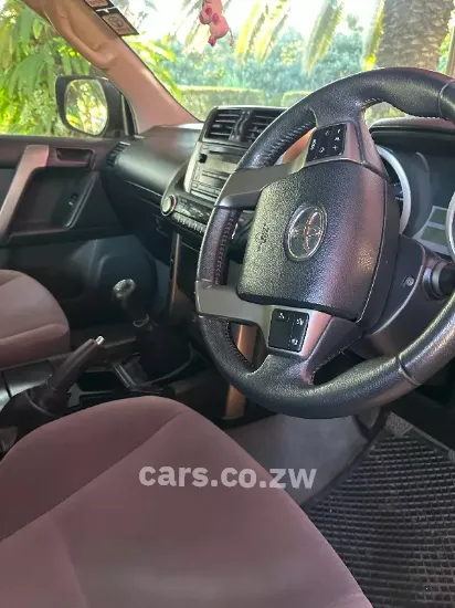 Picture of Toyota Land Cruiser 2010
