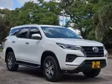 Picture of Luxury SUVs Toyota Fortuner GD6, Land Rover discovery sport SE,Toyota Hilux gd6
