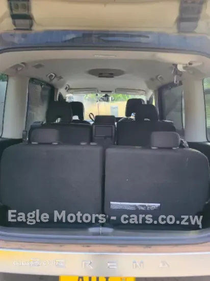 Picture of Nissan Serena 2017