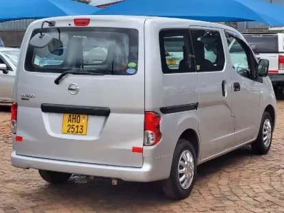 Picture of Nissan NV200 2016