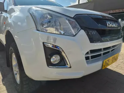Picture of Isuzu KB250 2023