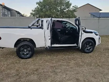 Picture of Toyota Hilux 2021