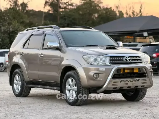 Picture of Toyota Fortuner 2010