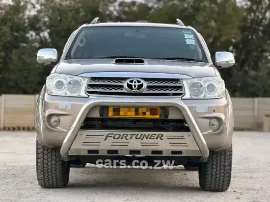 Picture of Toyota Fortuner 2010